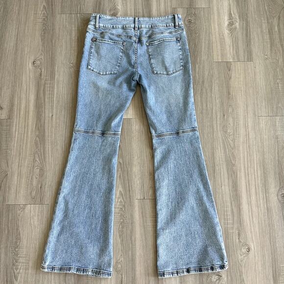 Alice + Olivia Stacey Low Rise Bell Bottom Jeans Bay Blue Size 31 - Picture 2 of 16